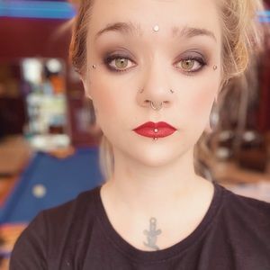 Meet your Posher, Julia